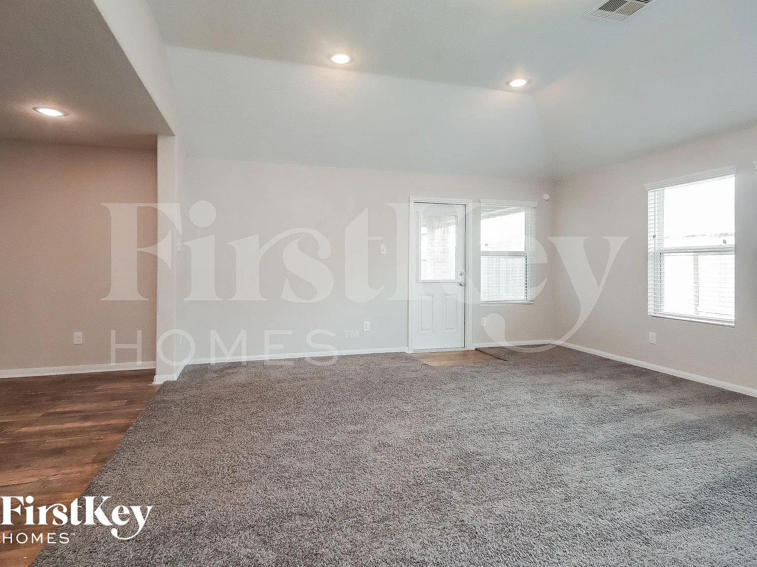 4 bed, 2.5 bath, 3230 sqft, $2,255 — Photo 4