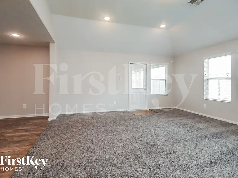 1023 Ranch Oak Dr — Photo 4