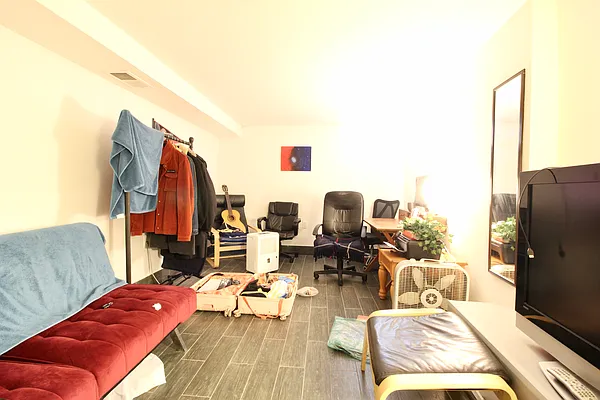 Rented by True Real Estate Group | media 17