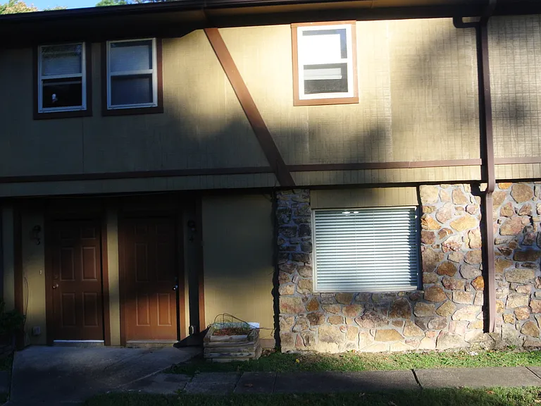 1801 Labette Manor Dr #7 — Photo 1