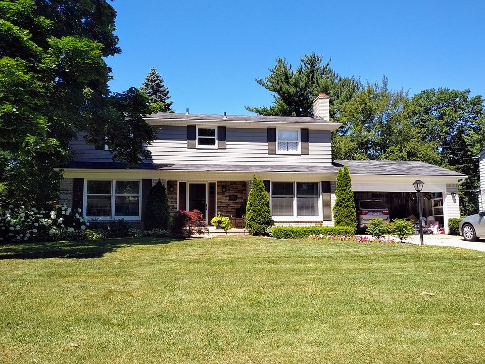 1st image of 30161 Club House Ln