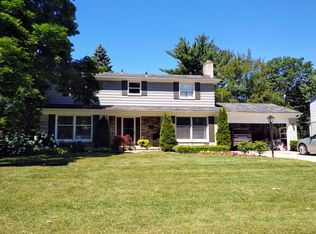 30161 Club House Ln, Farmington Hills, MI 48334
