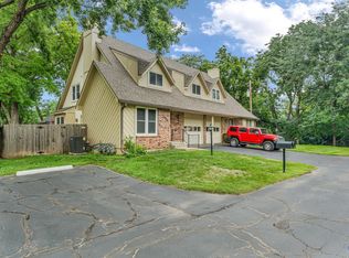 2906 SW Foxcroft 3 Ct, Topeka, KS 66614