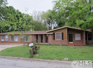 1004 W 4th St, Arlington, TX 76013