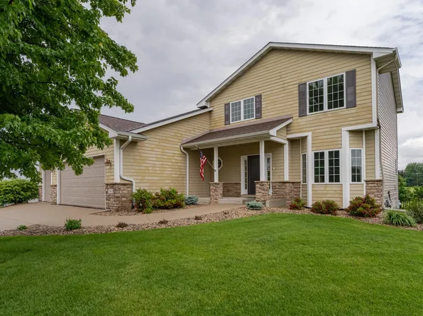 906 6th Ave NW, Dodge Center, MN 55927