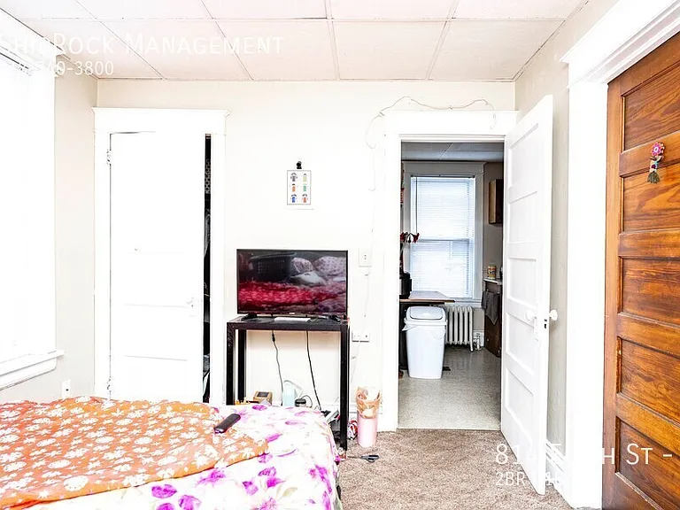 814 E 5th St #2 — Photo 6