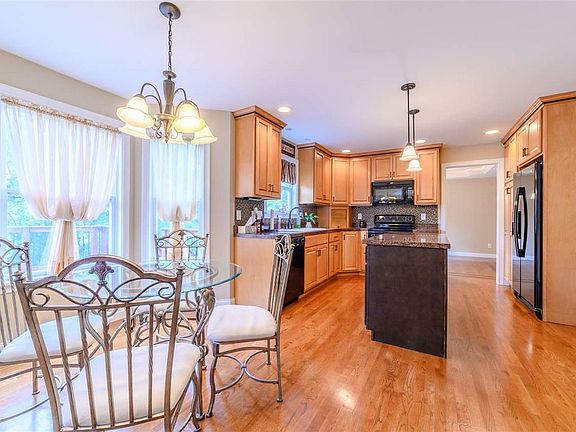 4th image of 354 Molise Cir