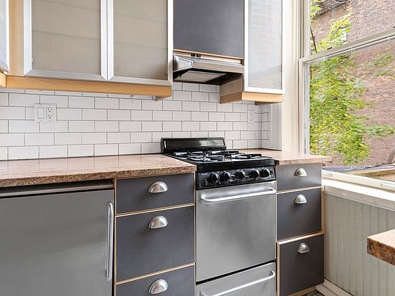 4th image of 242 E 5th St #2