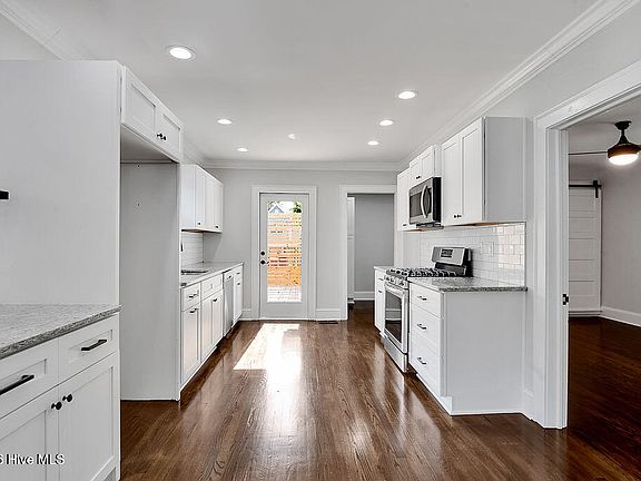 2nd image of 113 S 9th St