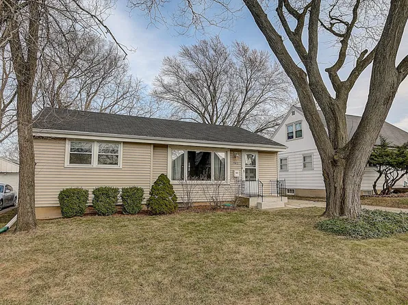 1042 S 91st St, West Allis, WI 53214