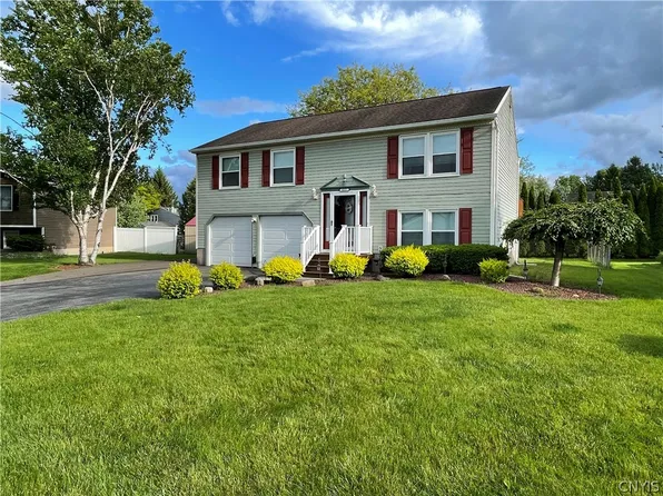 8137 Portobello Way, Liverpool, NY 13090