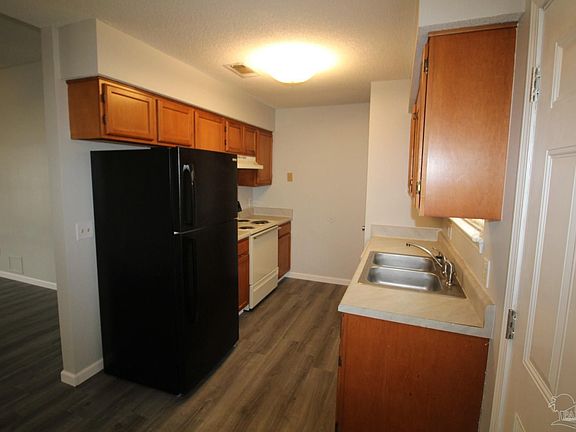 5th image of 405 Oak Knoll Ln