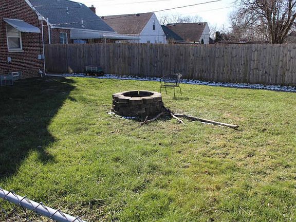 4th image of 3013 Dresden St