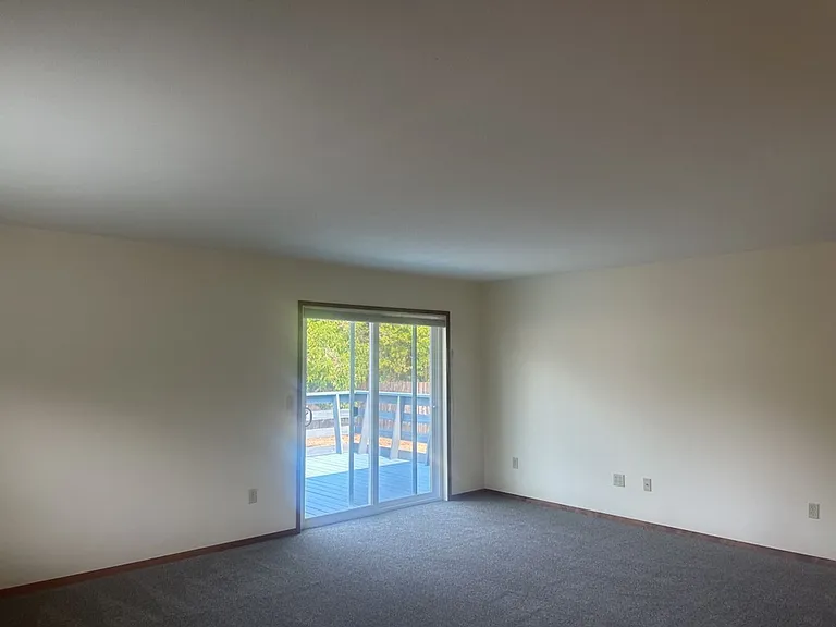 2149 Woodcrest Ct — Photo 15