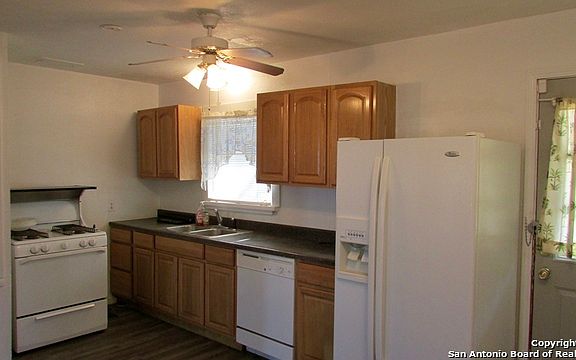 3rd image of 143 Oriole Ln