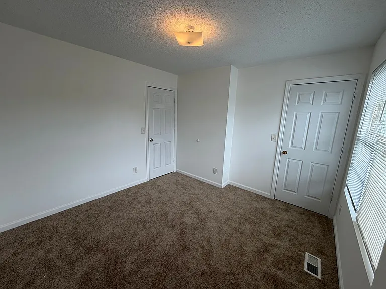 1613 Fort Perry Way — Photo 14
