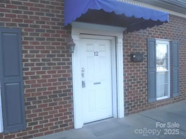 12 W 5th Ave, Lexington, NC 27292