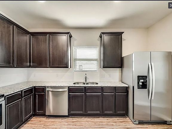 3rd image of 5317 Persimmon Dr