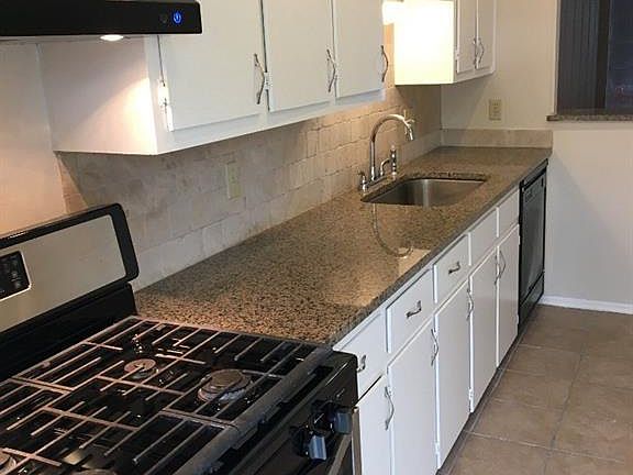 5th image of 2425 Ashdale Dr APT 31