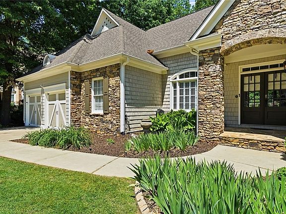 3rd image of 2490 Wild Iris Ln