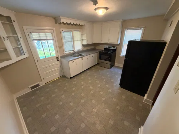 878 1/2 York St, Hanover, PA 17331