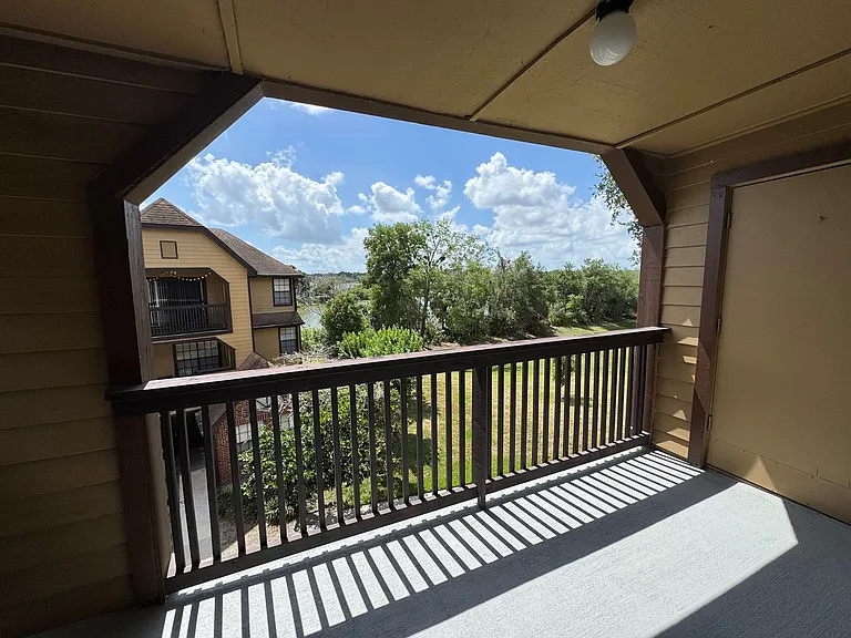 390 Lake Placid Ct #303 — Photo 25