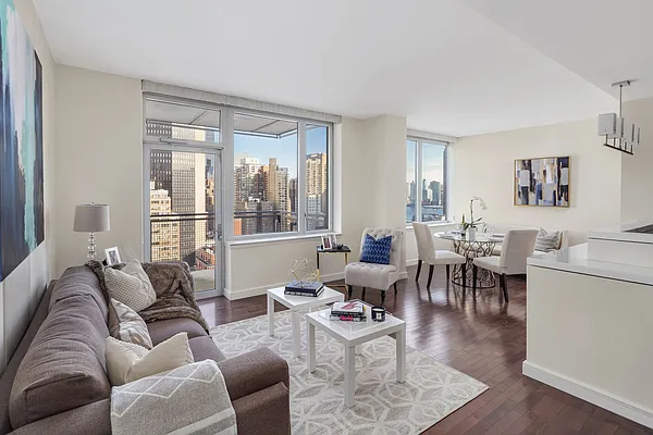 Rented by Compass | media 32