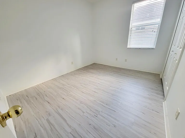 412 Summerlyn Dr — Photo 20