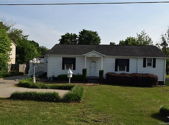 5th image of 1702 Westover St