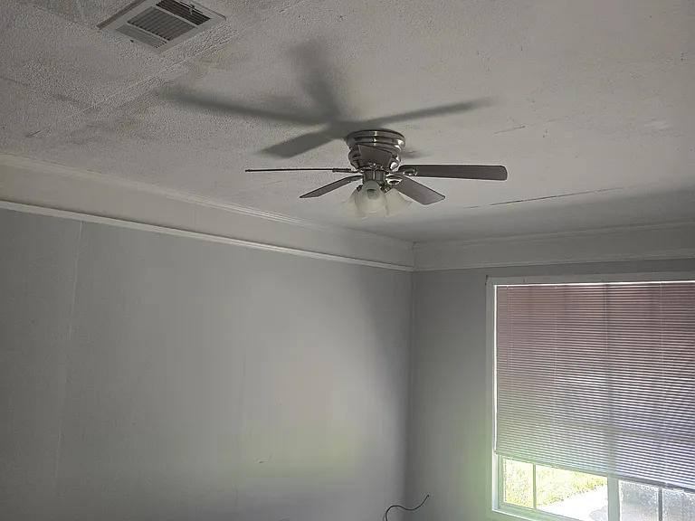 614 W Hill Dr — Photo 5