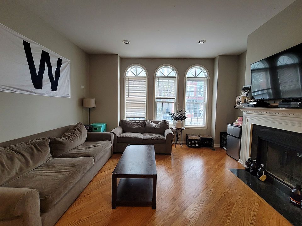 1st image of 1512 N Wood St #2335392