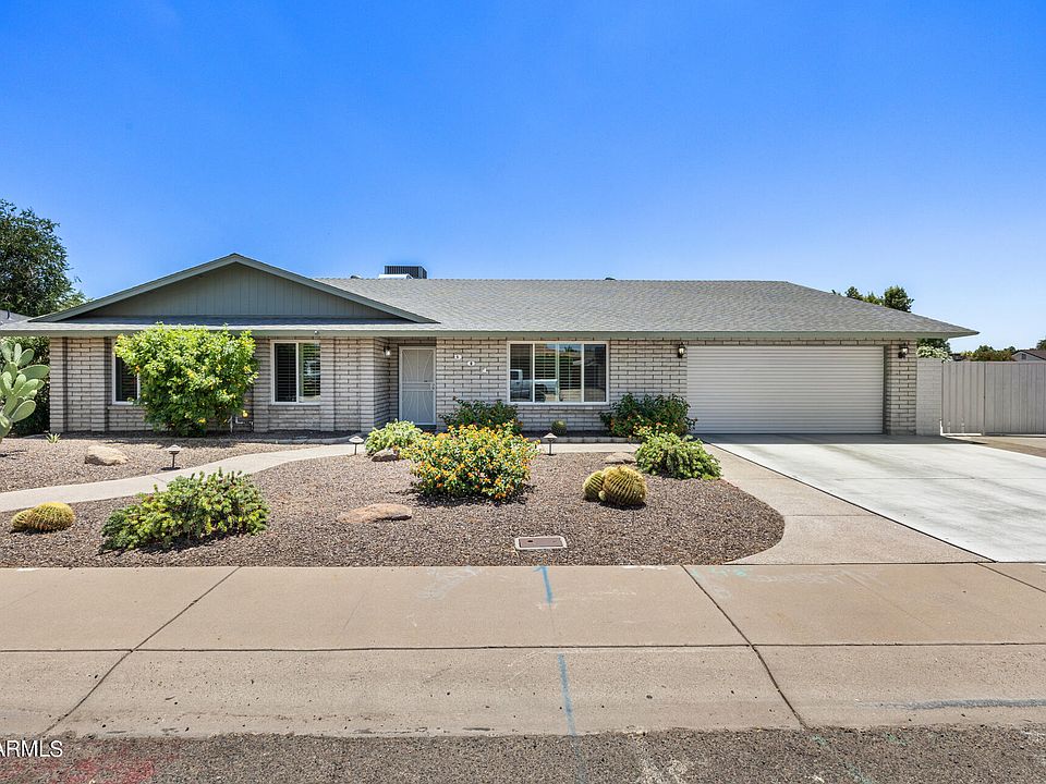 1st image of 301 E HELENA Drive