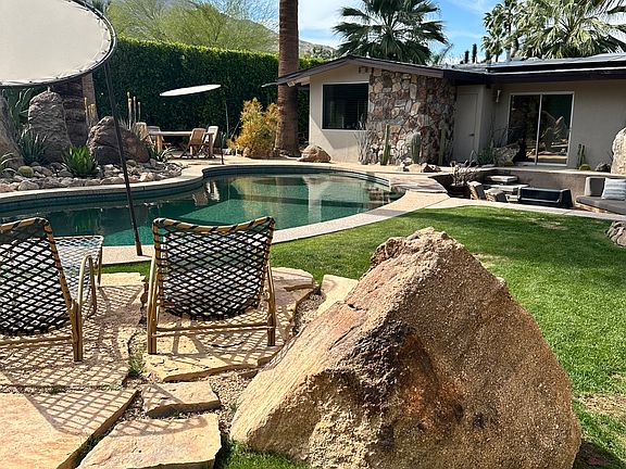 3rd image of 675 E Ocotillo Ave