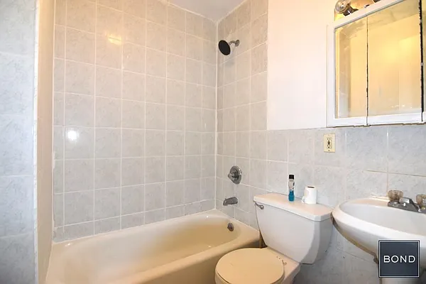 Rented by Bond New York | media 7