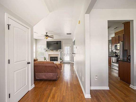 5th image of 95 Misty Forest Dr