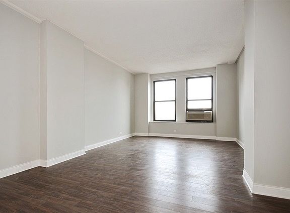 3rd image of 600 S Dearborn St APT 2110