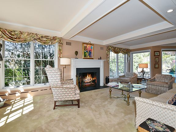 4th image of 4 Guion Ln