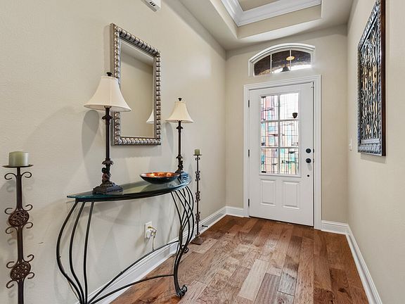 5th image of 1407 SW Wisteria Ave