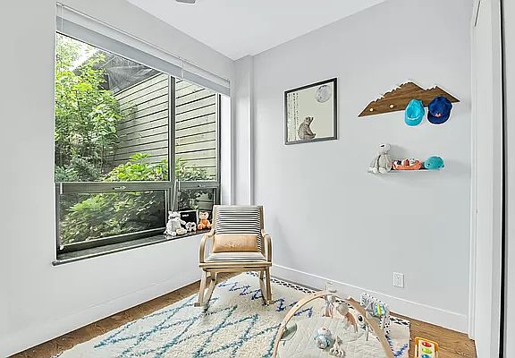 5th image of 655 Franklin Ave APT 1R