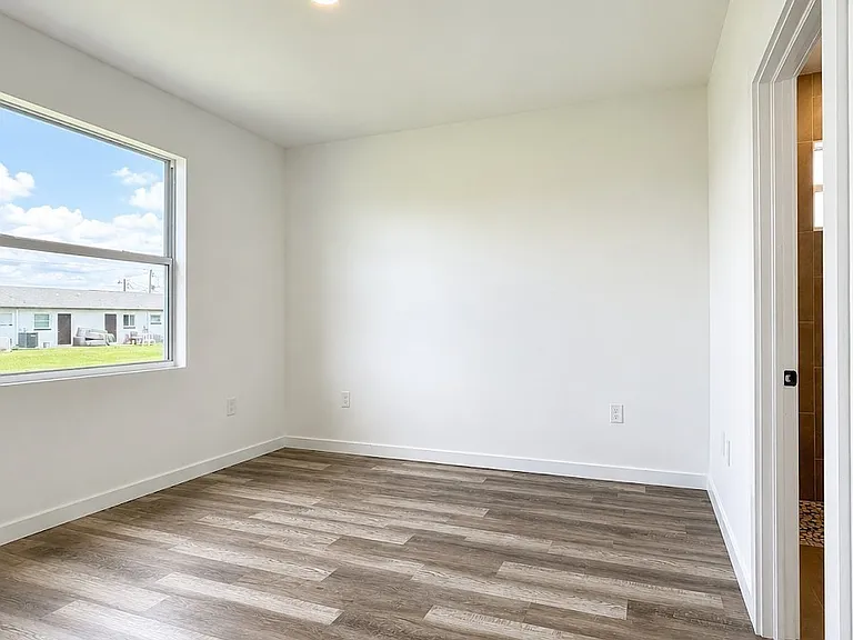 1130 Harold Ave S — Photo 14