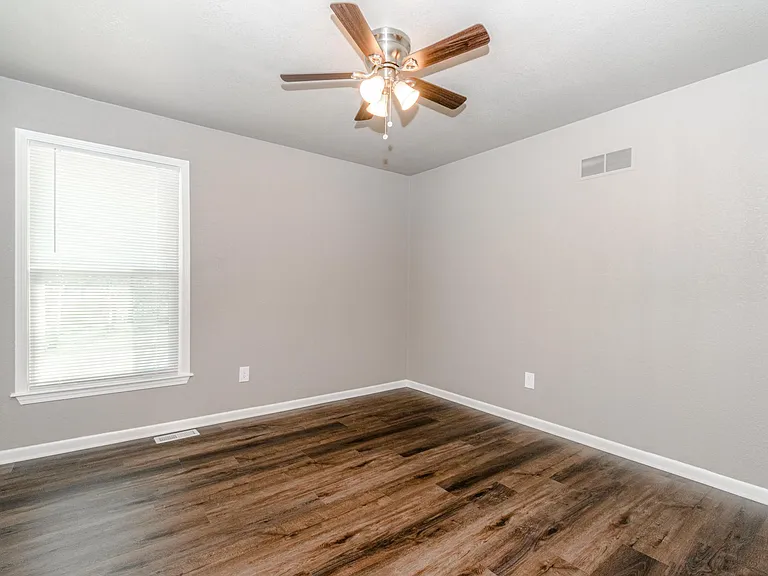 100 NE 101st Pl — Photo 20