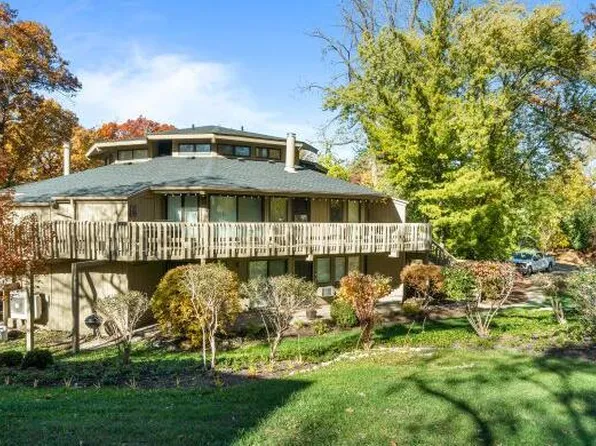 601 Knollwood CIRCLE #B, Fontana, WI 53125