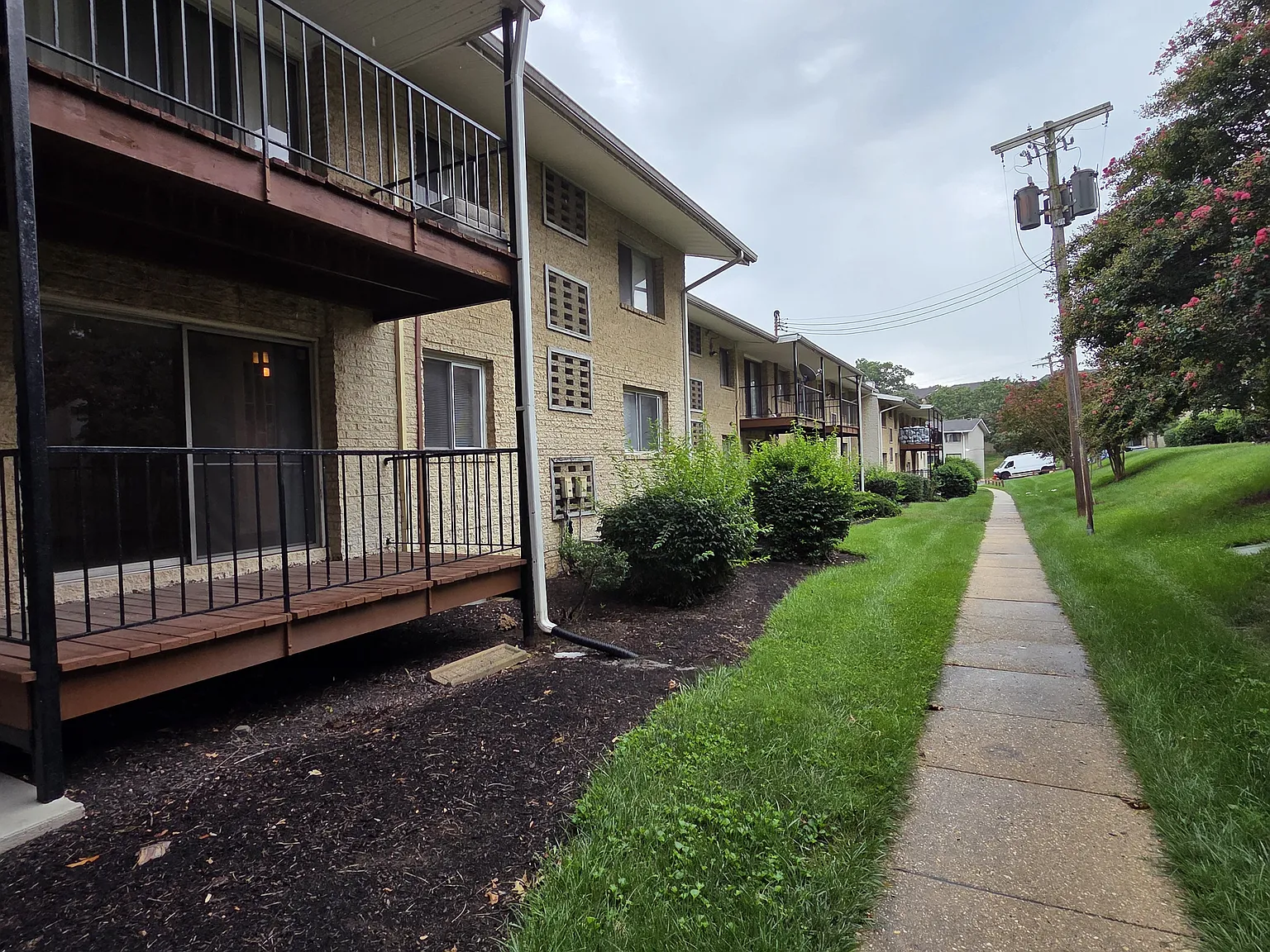 1 bed, 700 sqft, $1,585 — Photo 2