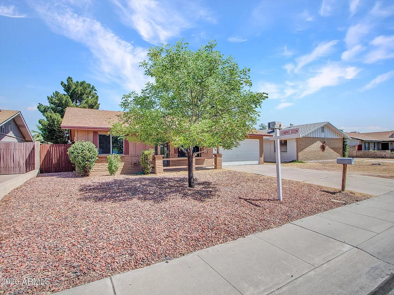 3 bed, 1433 sqft, $2,200 — Photo 2
