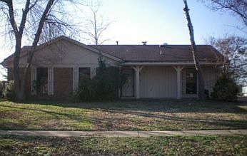 1st image of 703 Cornell Ave