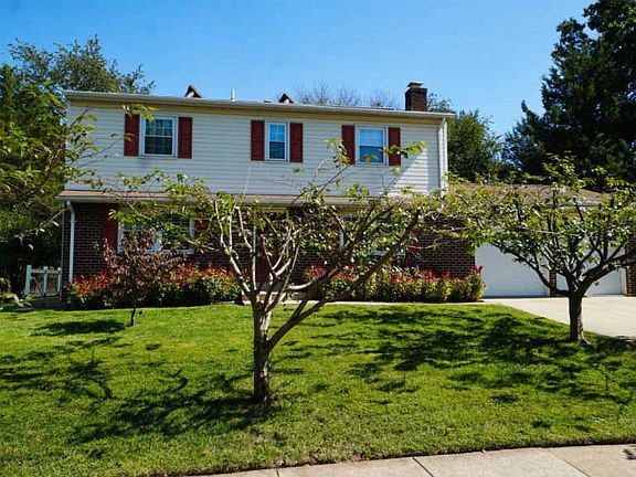 3rd image of 13411 Brookfield Dr