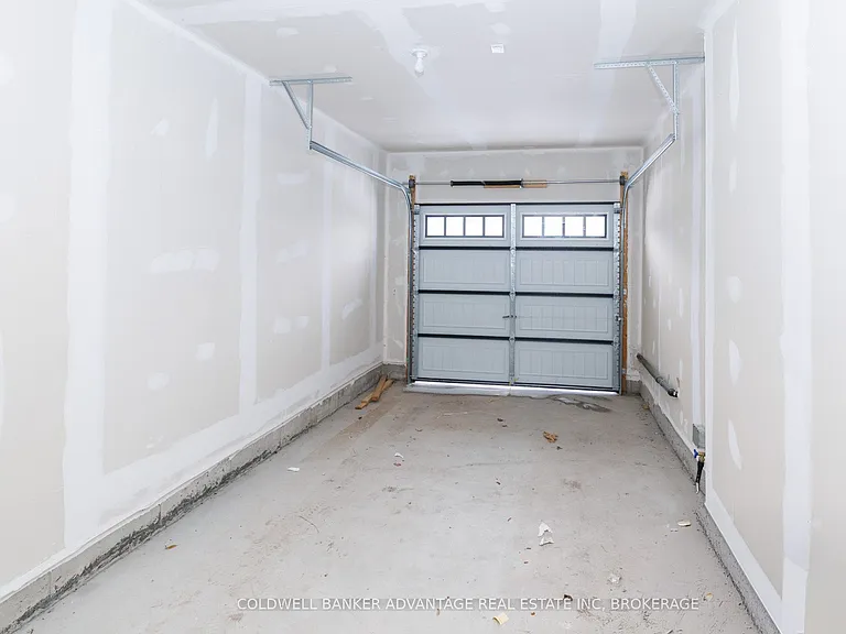 55 Rowlock St — Photo 22