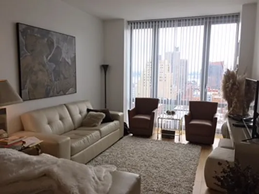 Rented by Kingstone Realty Inc | media 5