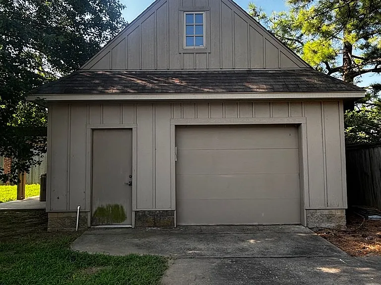 1326 E 32nd Pl — Photo 32