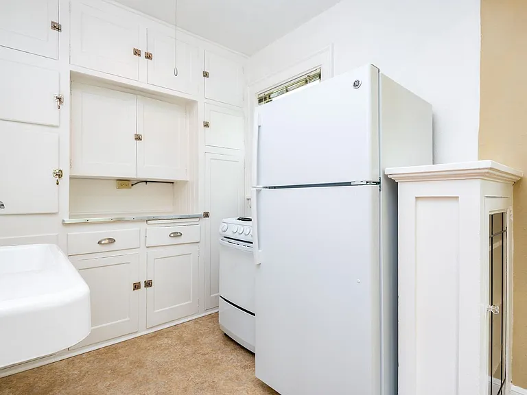 2235 NW Johnson St — Photo 17